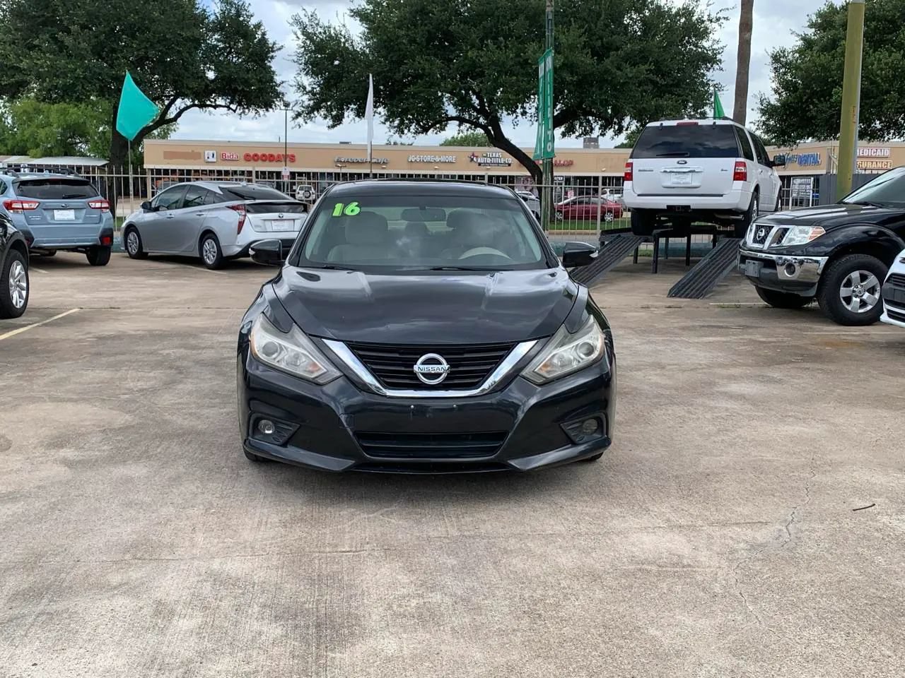 Used 2016 Nissan Altima 2.5 SL w/ 2.5 Technology Package FWD image 2