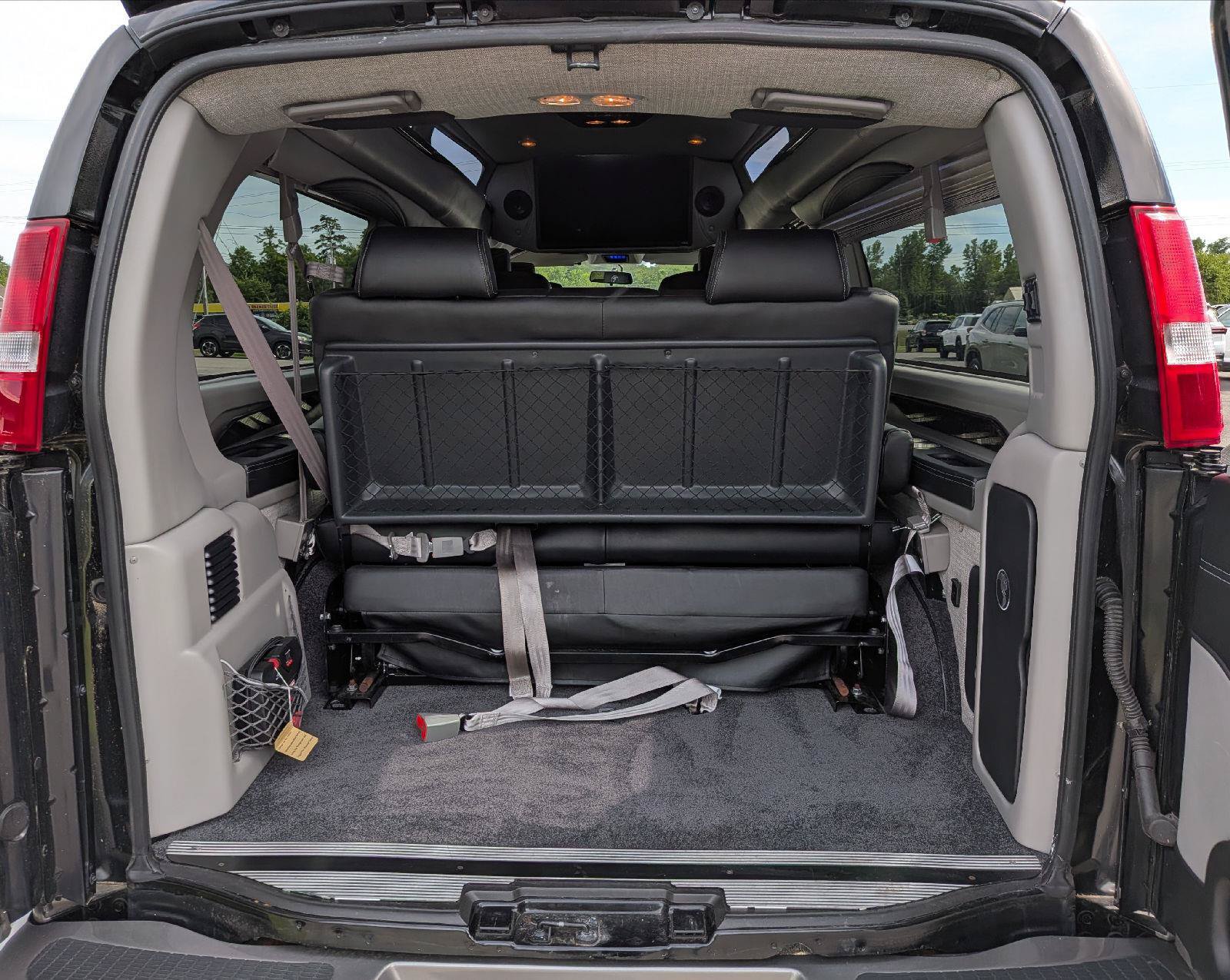 Used 2023 GMC Savana 2500 Extended RWD image 10