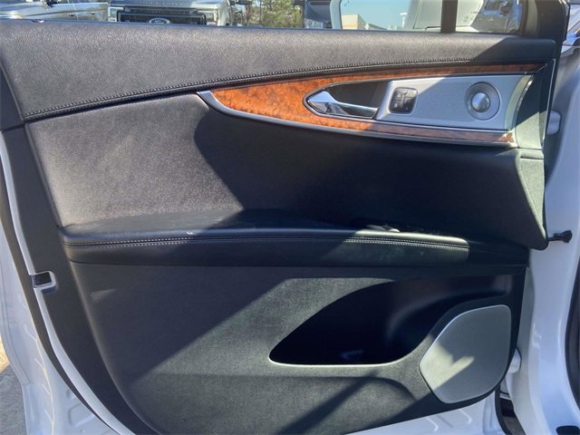 Used 2020 Lincoln Nautilus Reserve w/ Equipment Group 202A image 13