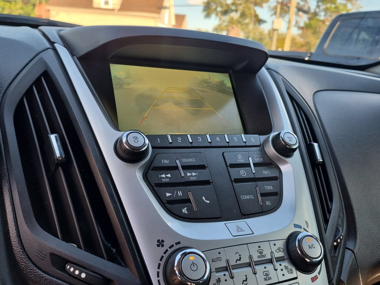 Used 2017 Chevrolet Equinox LT FWD image 27