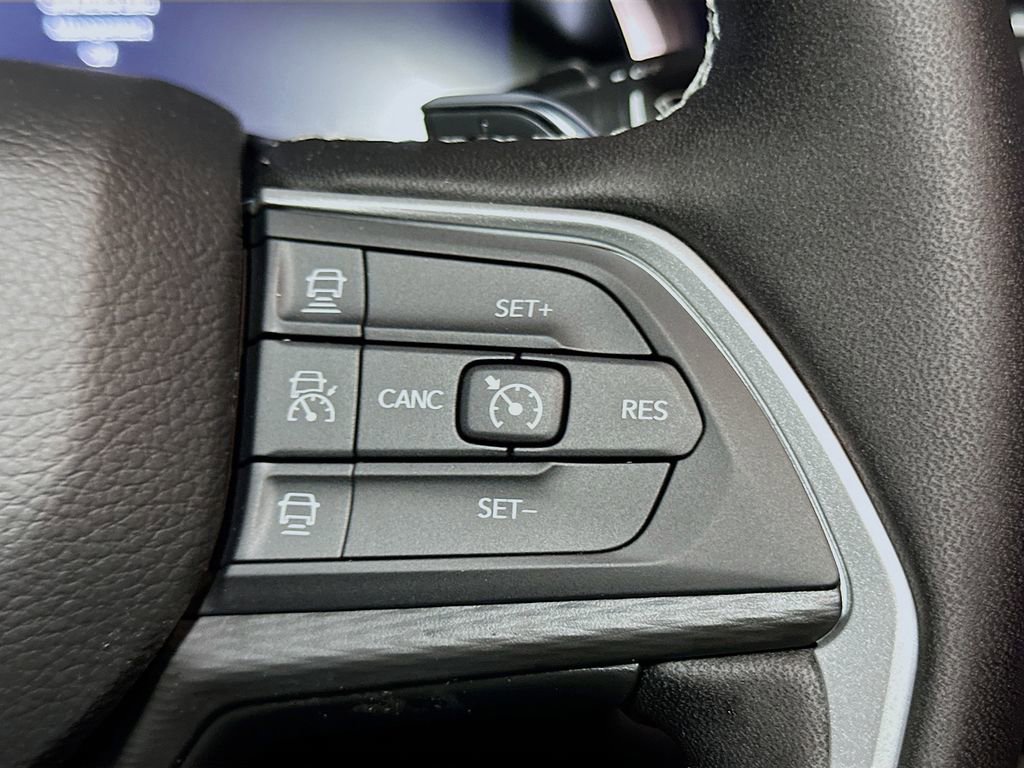 New 2025 Jeep Grand Cherokee Altitude AWD/4WD image 32