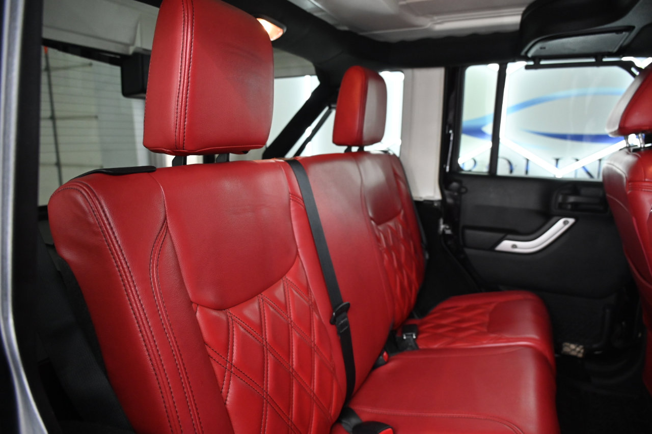 Used 2018 Jeep Wrangler Unlimited Rubicon w/ Cold Weather Group image 38