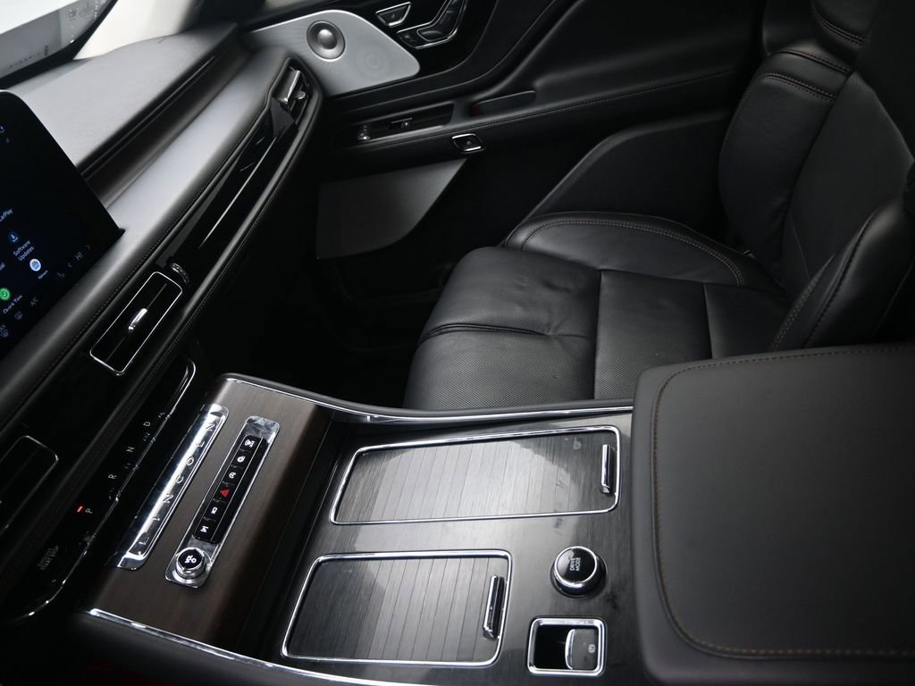 Used 2025 Lincoln Aviator Reserve w/ Equipment Group 201A image 21
