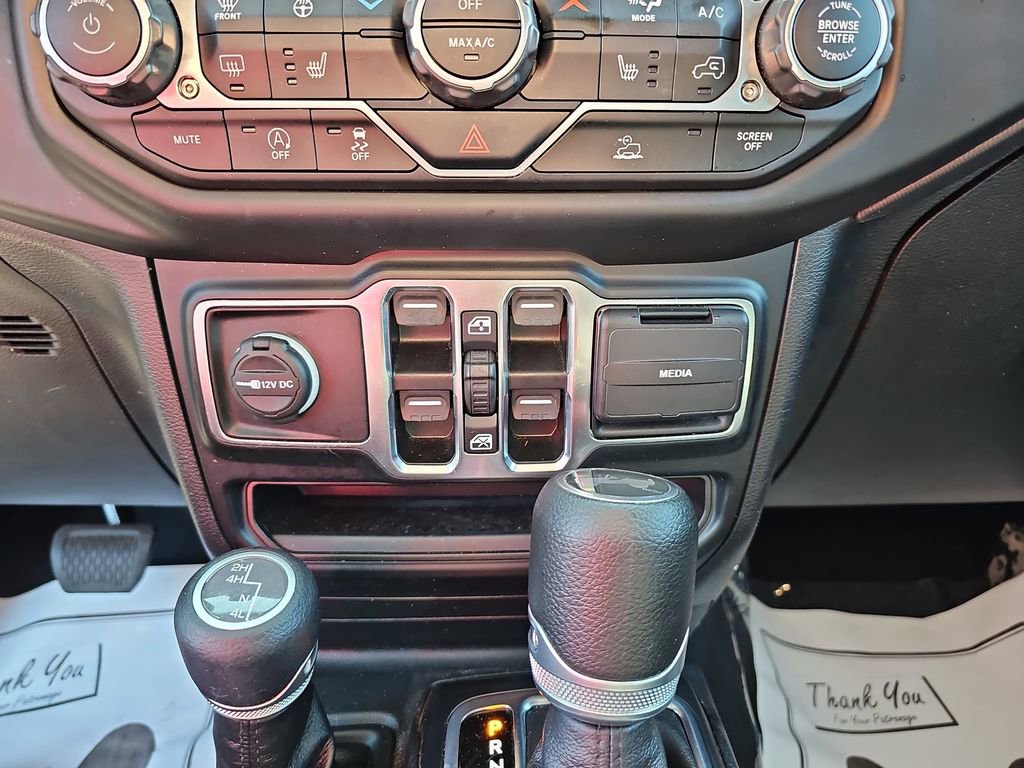 Used 2022 Jeep Wrangler Unlimited Sport image 32
