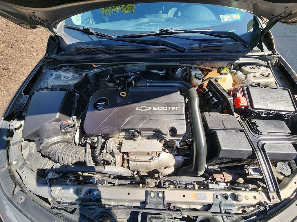 Used 2017 Chevrolet Malibu LT FWD image 28