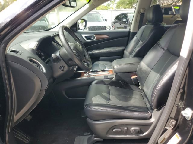 Used 2020 Nissan Pathfinder Platinum FWD image 18