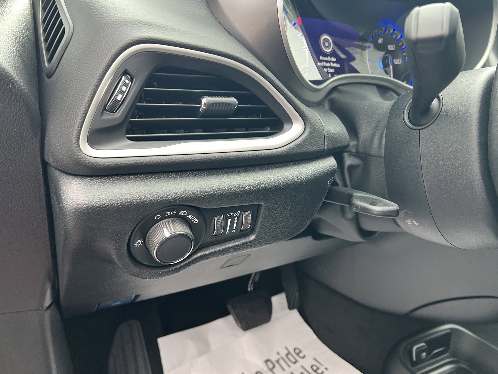 New 2026 Chrysler Voyager LX image 17