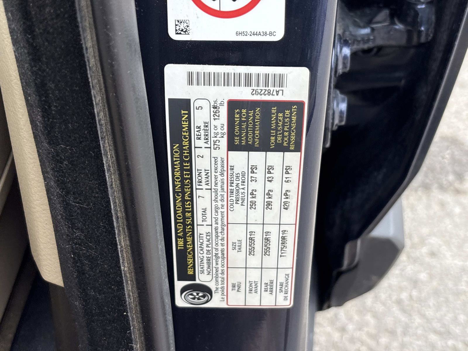 Used 2016 Land Rover LR4 HSE LUX image 39