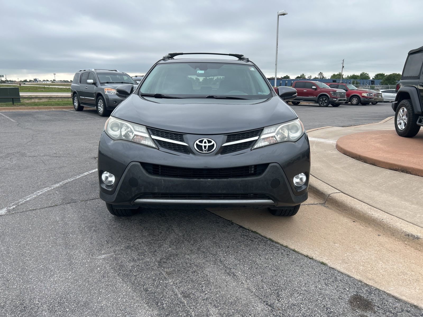 Used 2014 Toyota RAV4 Limited w/ Technology Package FWD image 2
