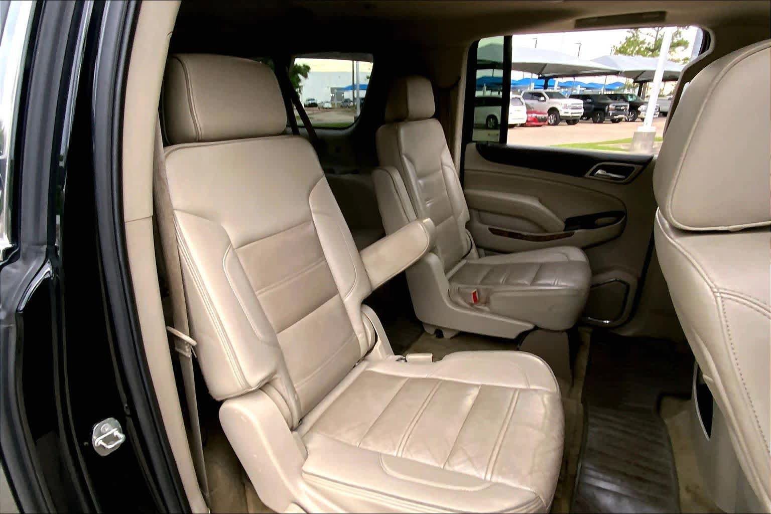 Used 2016 GMC Yukon XL Denali w/ Open Road Package AWD/4WD image 18