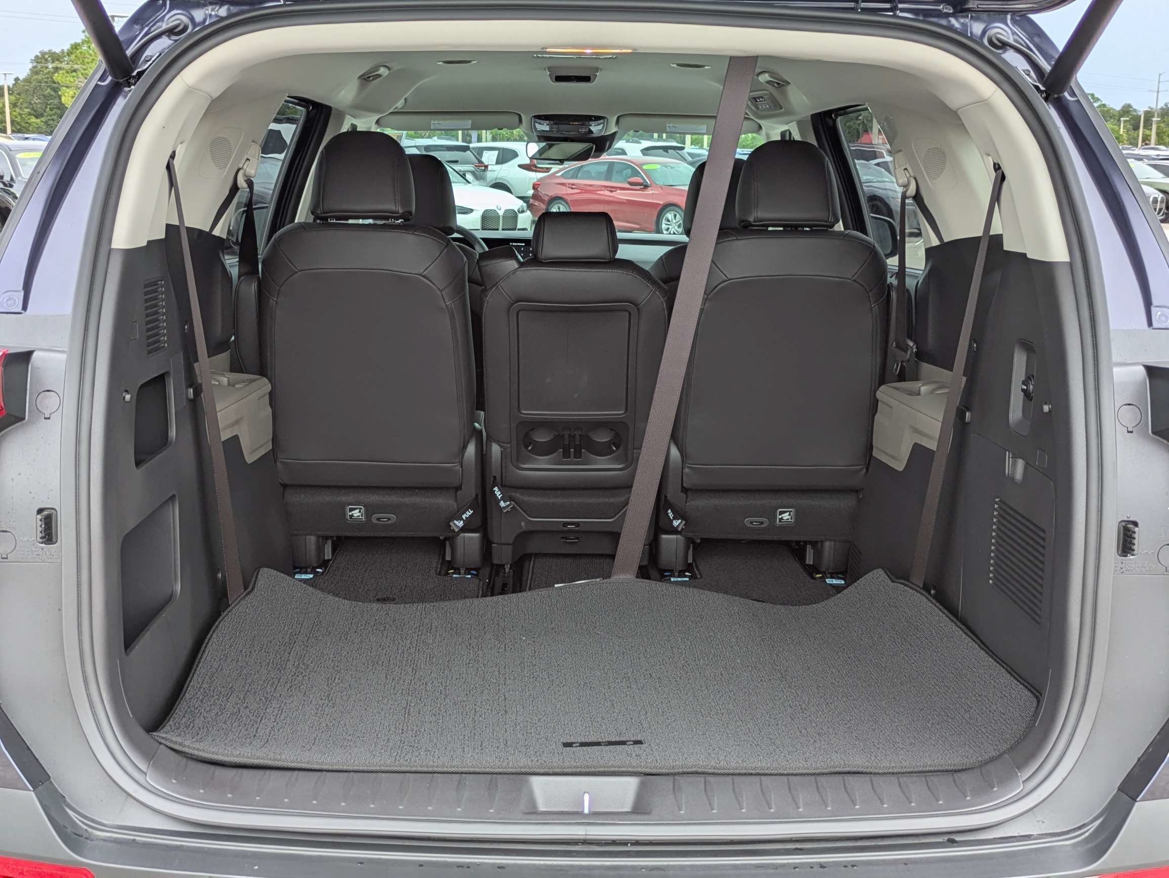 Certified 2026 Kia Carnival EX FWD image 13