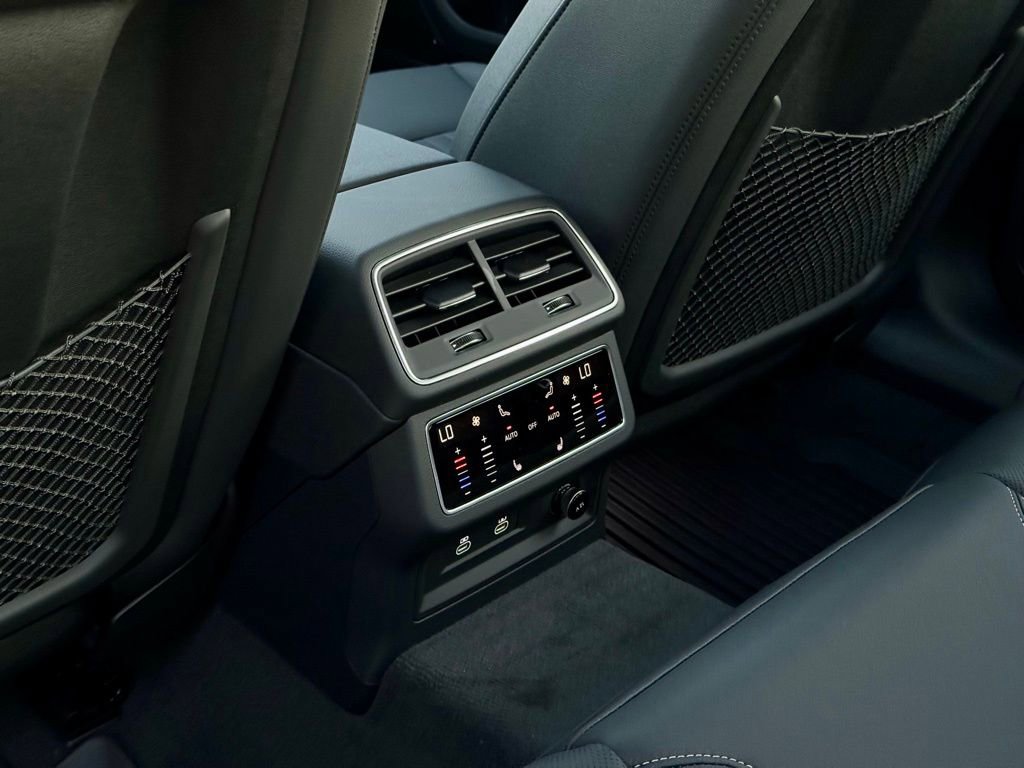 Used 2025 Audi A6 Premium Plus image 28