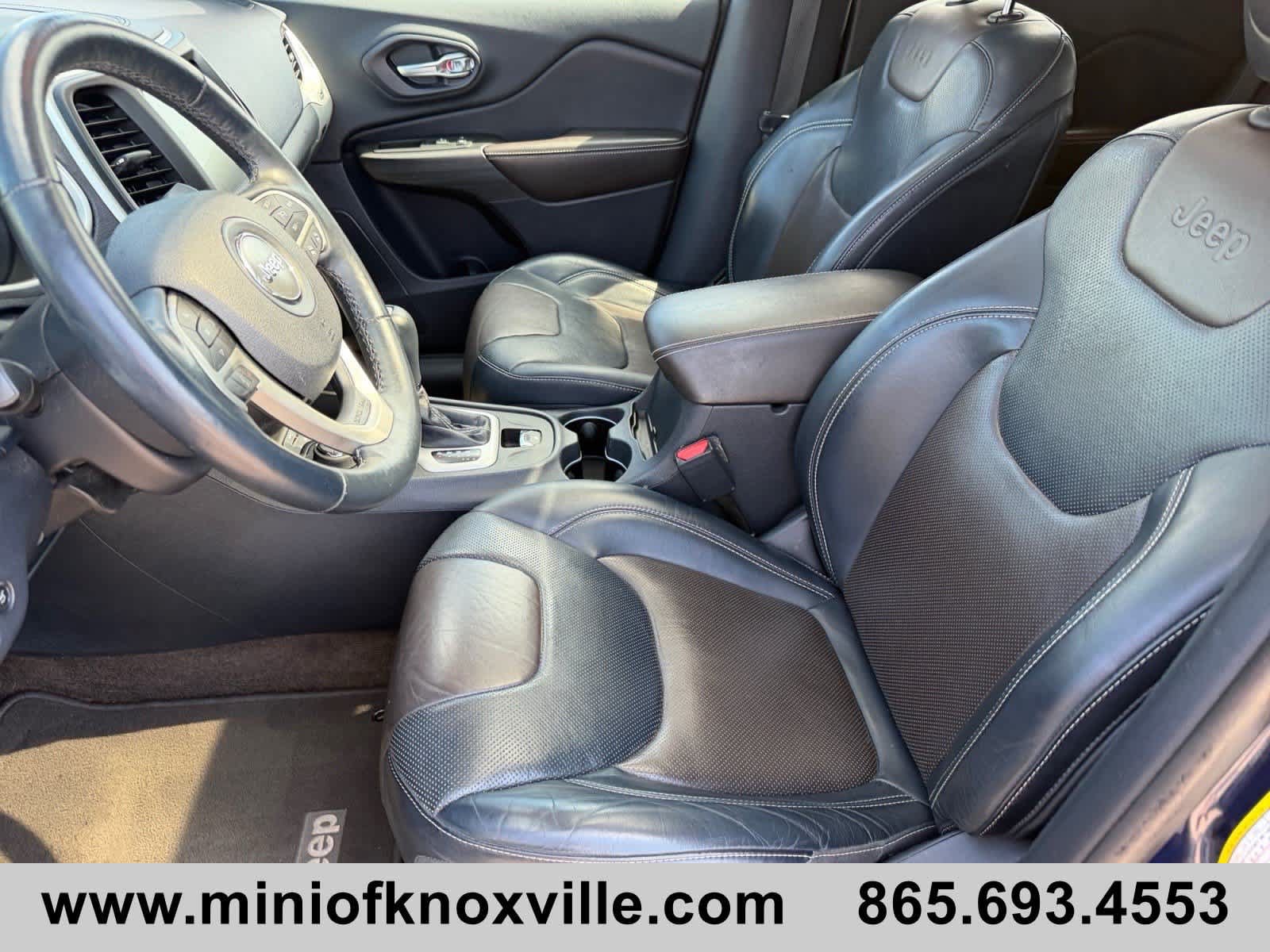 Used 2015 Jeep Cherokee Limited w/ Luxury Group AWD/4WD image 10