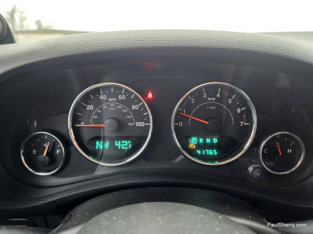 Used 2013 Jeep Wrangler Unlimited Rubicon w/ Connectivity Group image 37