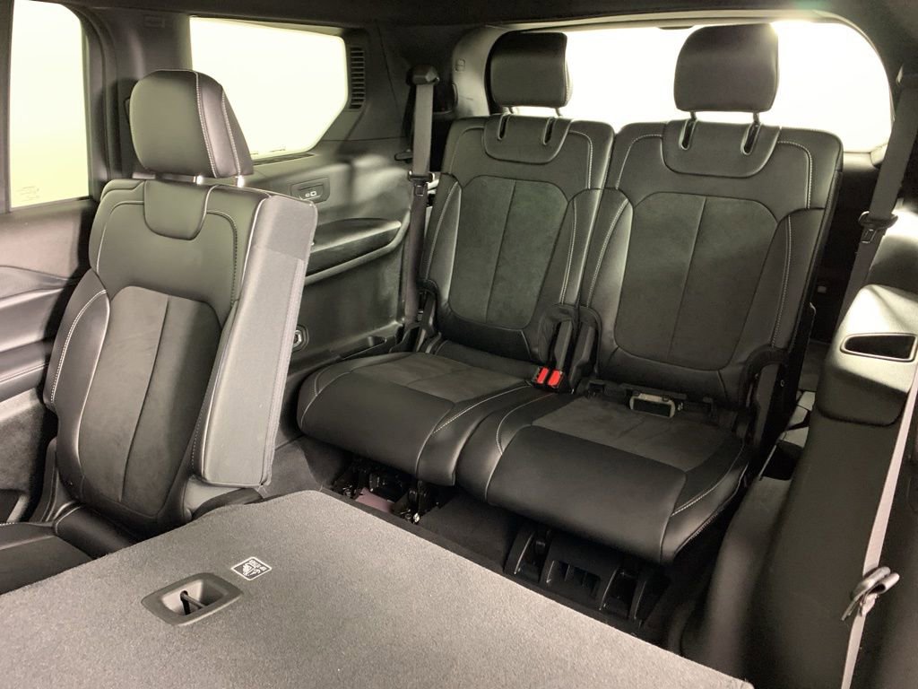 Used 2024 Jeep Grand Cherokee L Altitude image 30