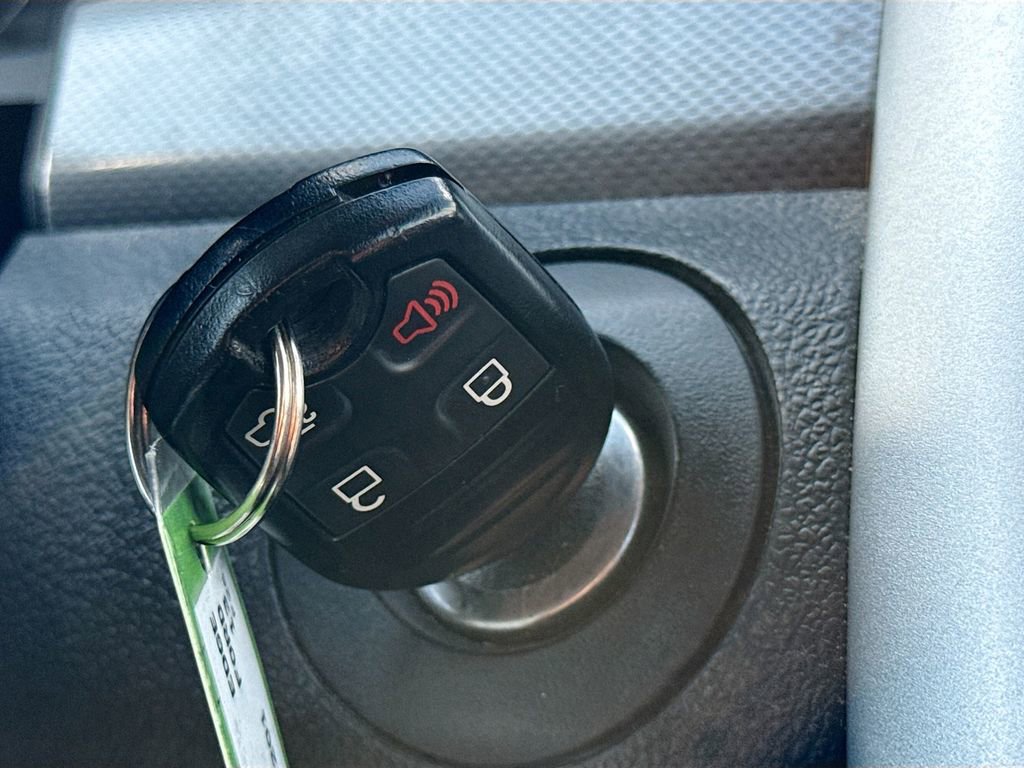 Used 2013 Ford Edge SEL FWD image 19