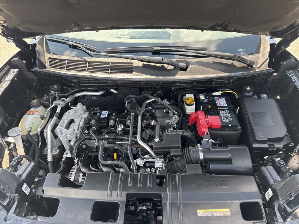 Used 2025 Nissan Kicks SV AWD/4WD image 30