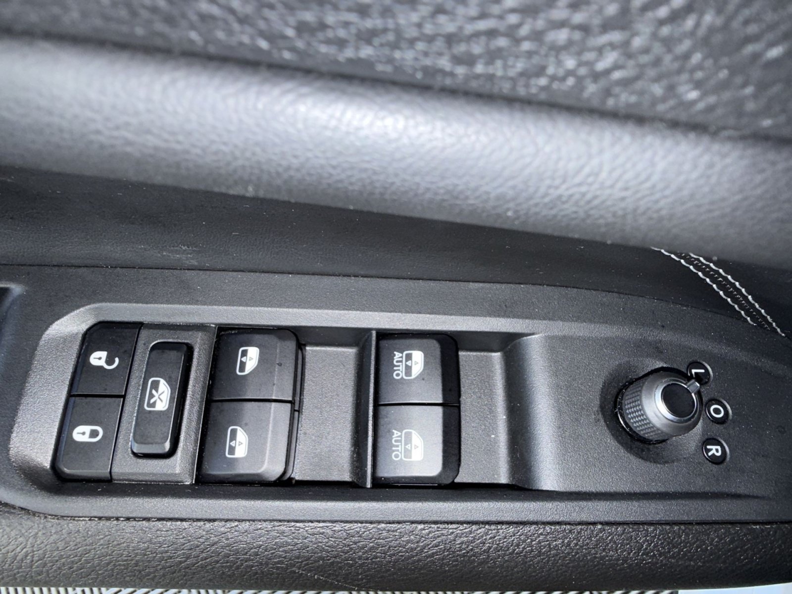 Used 2023 Jeep Compass High Altitude w/ Driver Assist Group I AWD/4WD image 15