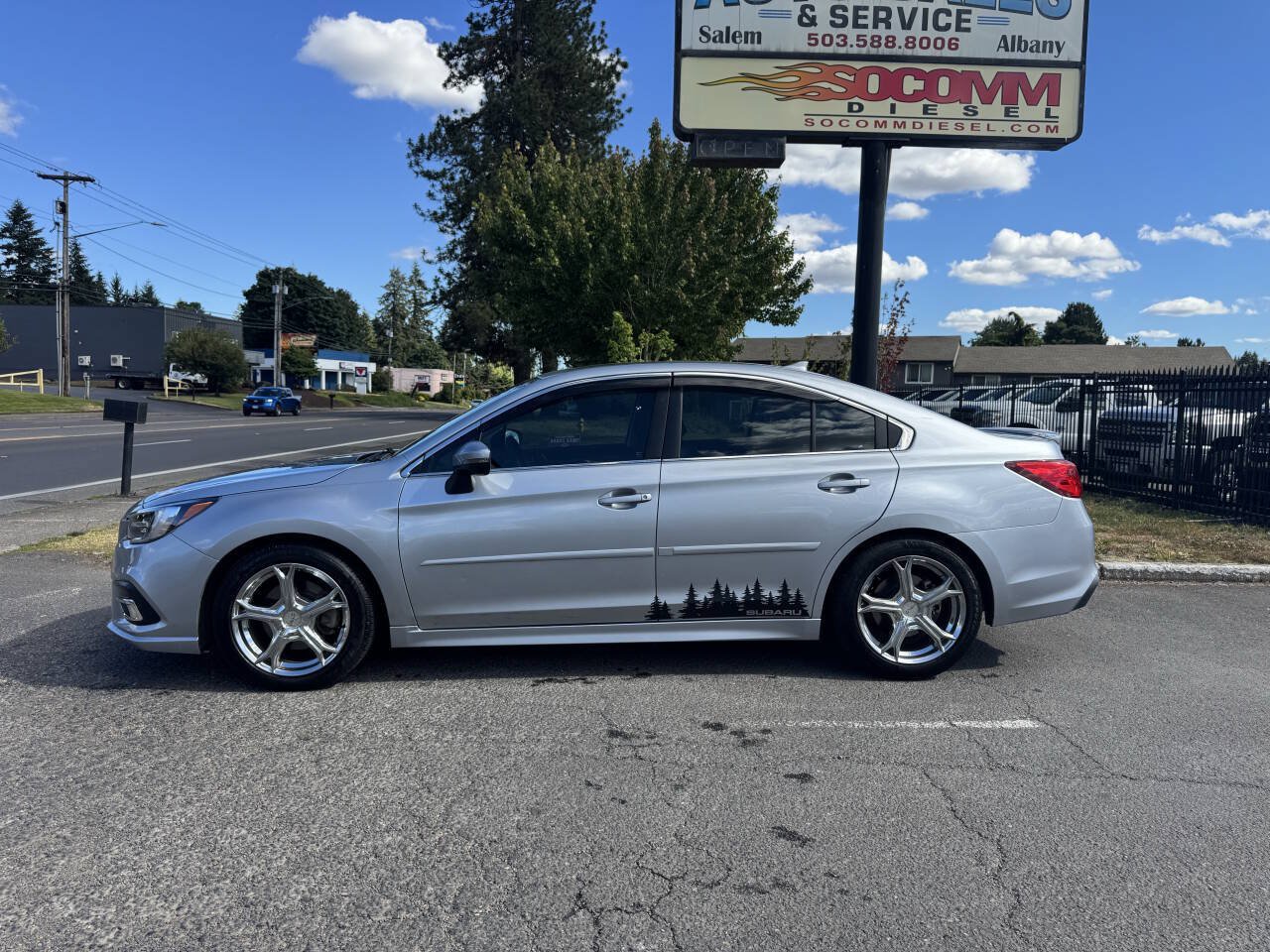 Used 2018 Subaru Legacy 3.6R Limited AWD/4WD image 9