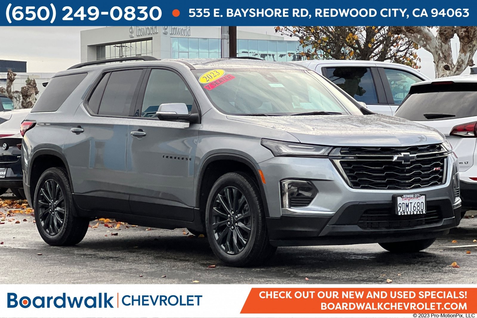 Used 2023 Chevrolet Traverse RS image 1