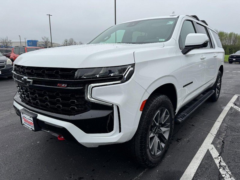 Used 2023 Chevrolet Suburban Z71 w/ Luxury Package image 8