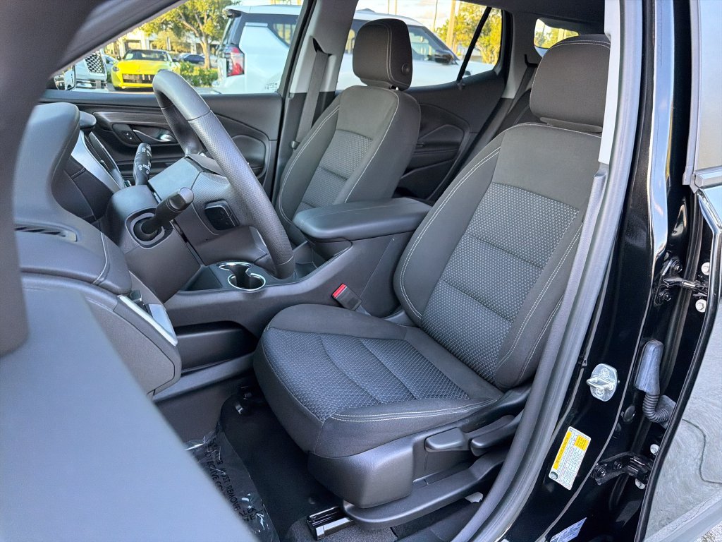 Used 2023 GMC Terrain SLE w/ Elevation Edition FWD image 30