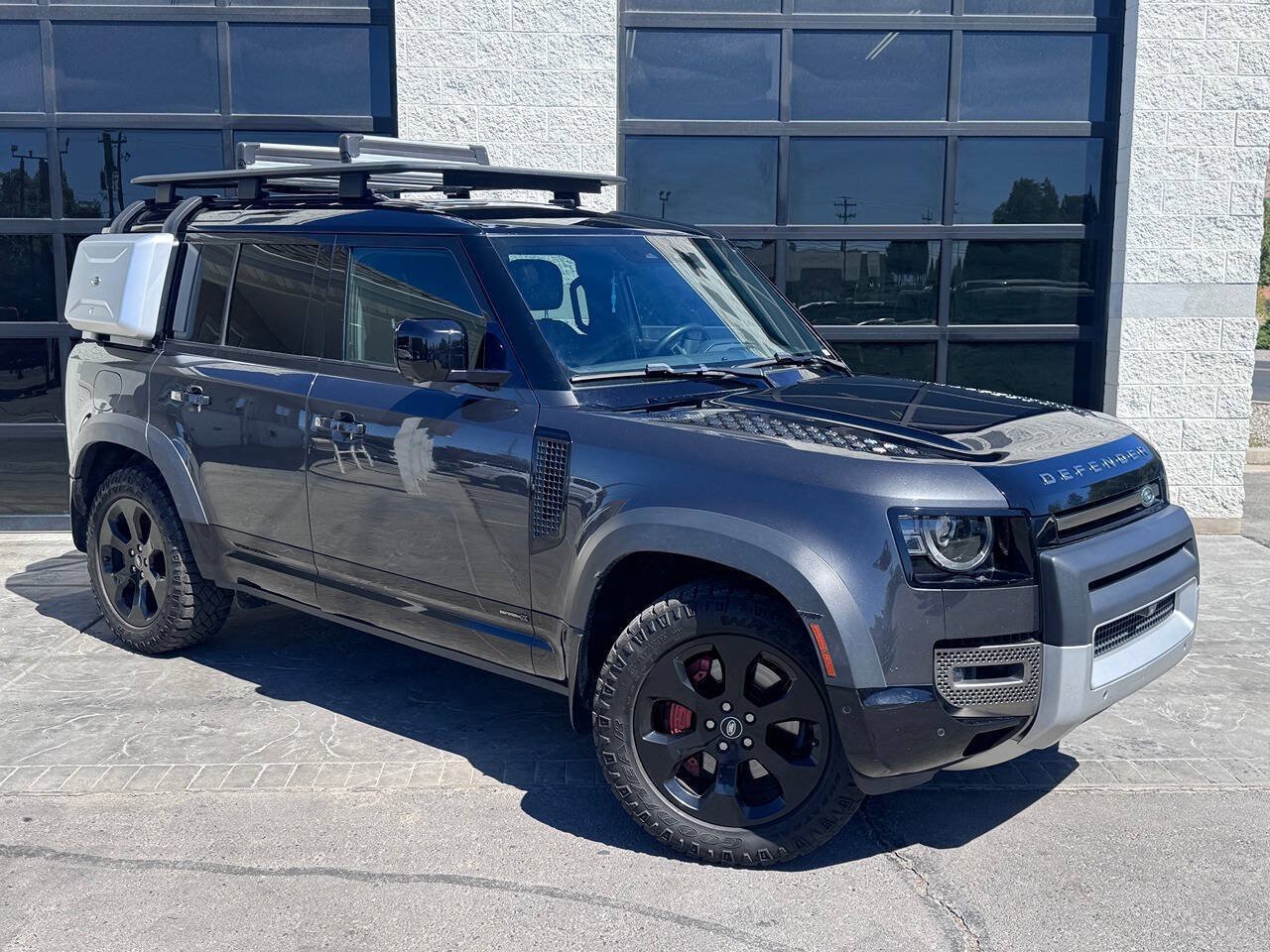 Used 2022 Land Rover Defender 110 X AWD/4WD image 2