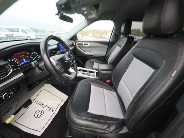 Certified 2023 Ford Explorer XLT w/ Equipment Group 202A AWD/4WD image 27