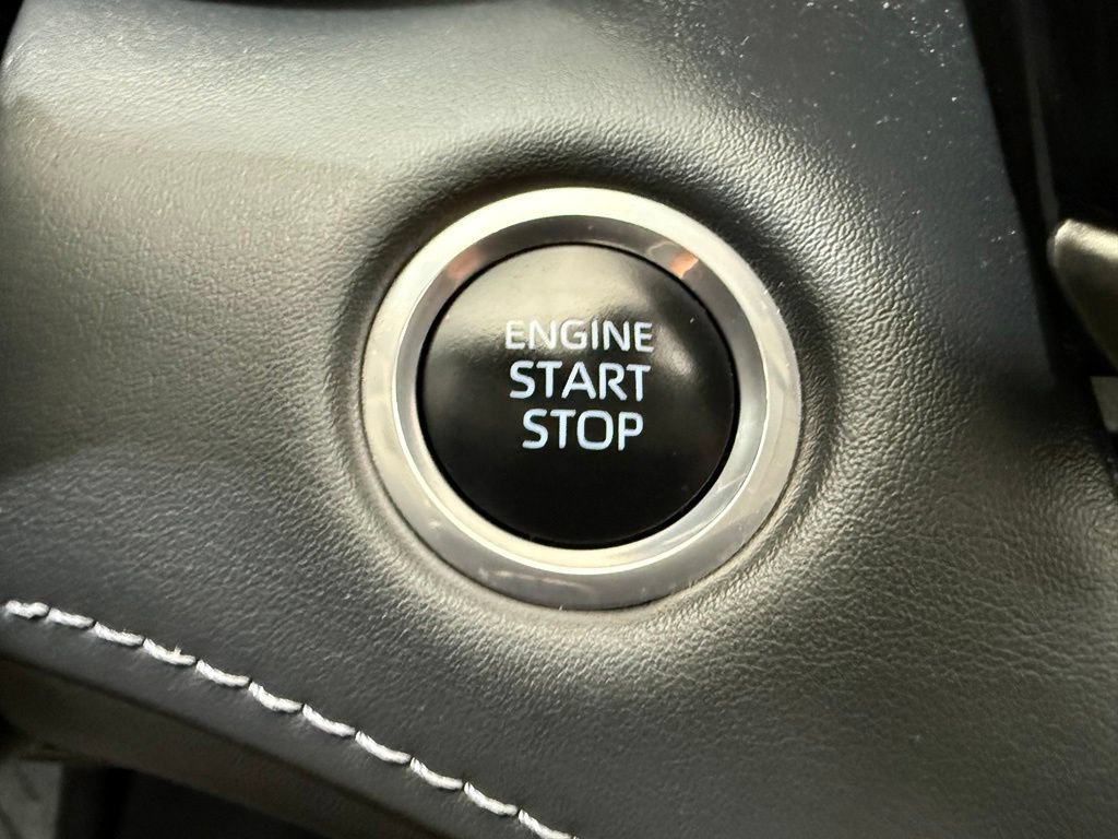 Used 2024 Toyota Highlander LE AWD/4WD image 45
