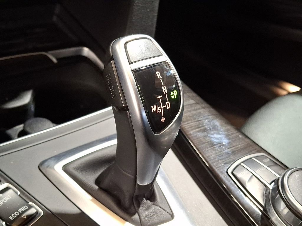 Used 2018 BMW 330i Gran Turismo xDrive image 14