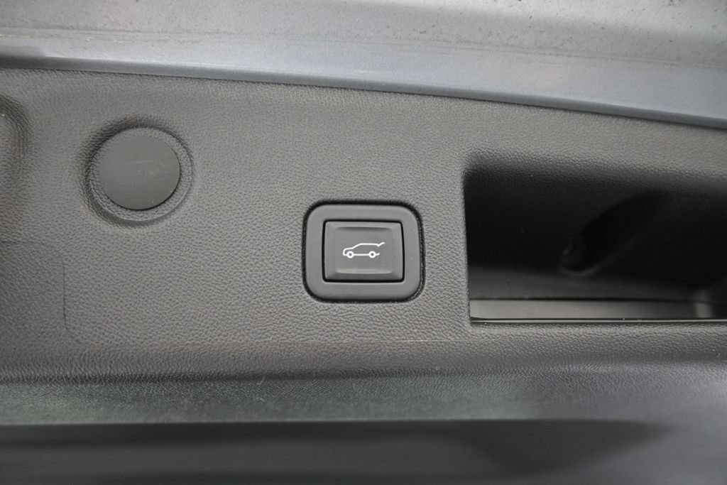 Used 2023 Chevrolet Equinox LT AWD/4WD image 25