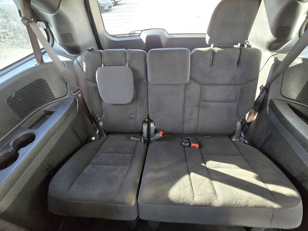 Used 2019 Dodge Grand Caravan SE FWD image 6