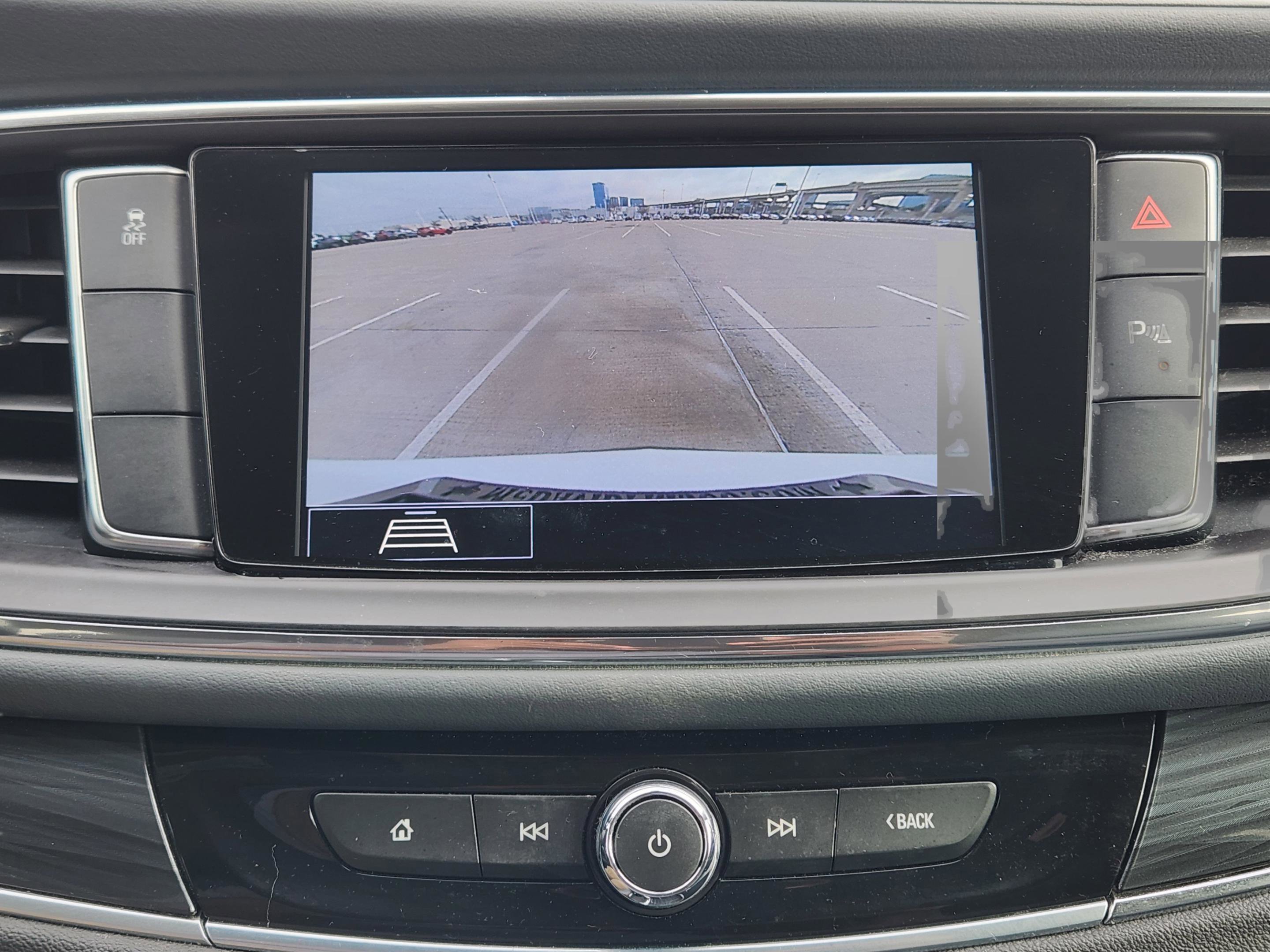 Used 2021 Buick Enclave Essence image 18