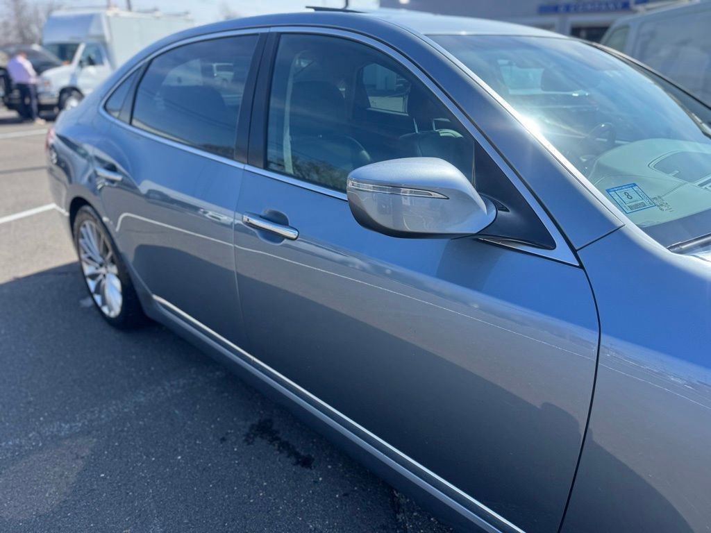 Used 2014 Hyundai Equus Signature RWD image 10