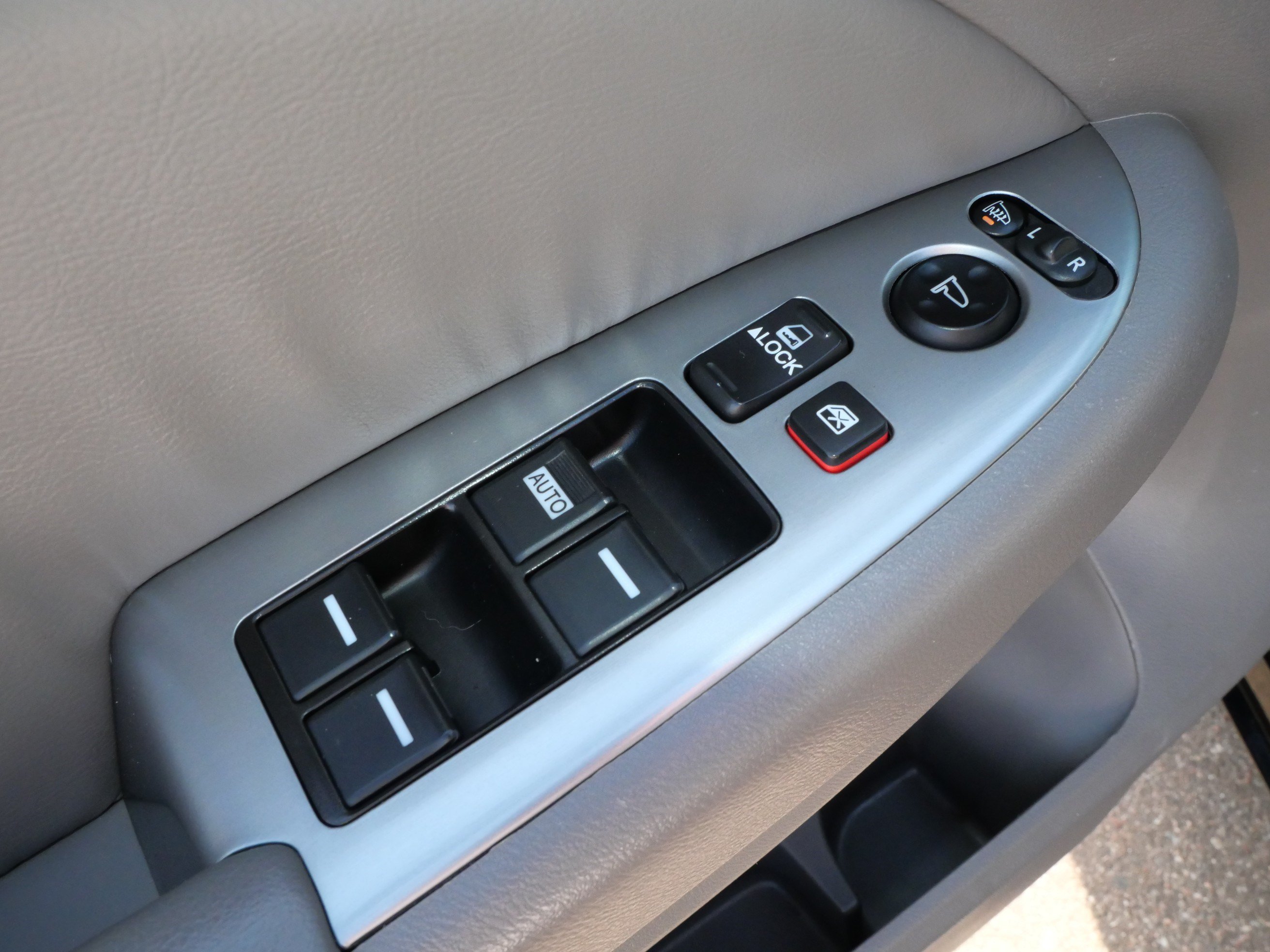 Used 2010 Honda Odyssey EX-L image 19