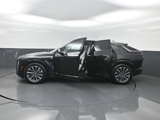 Used 2024 Cadillac Lyriq Sport AWD/4WD image 37