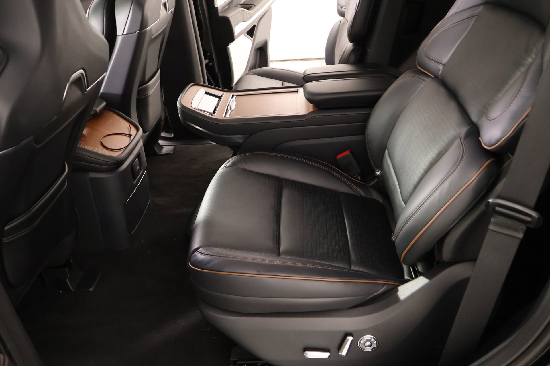 New 2026 Lincoln Navigator Black Label AWD/4WD image 12