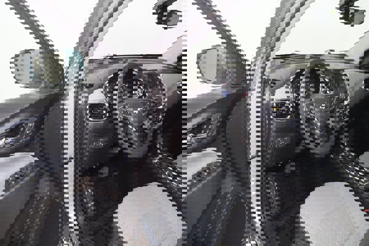 Used 2023 Chevrolet Equinox LT image 41