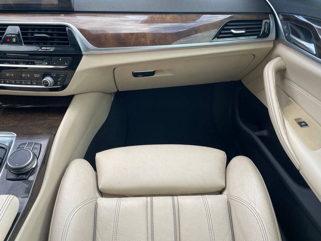 Used 2018 BMW 540i RWD image 25