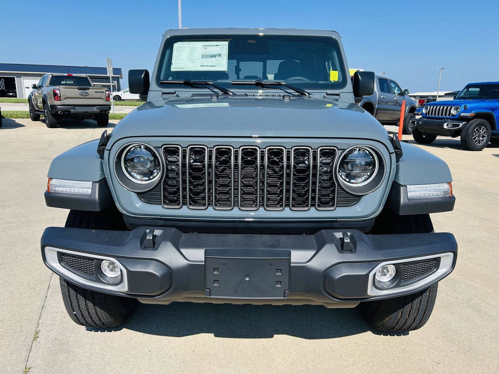 New 2026 Jeep Gladiator Sport AWD/4WD image 31