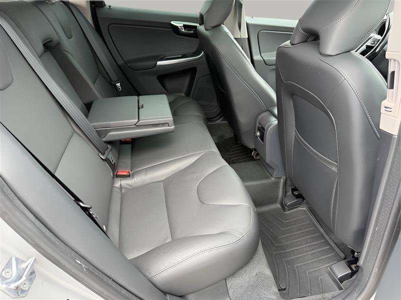 Used 2015 Volvo XC60 T5 Platinum FWD image 33