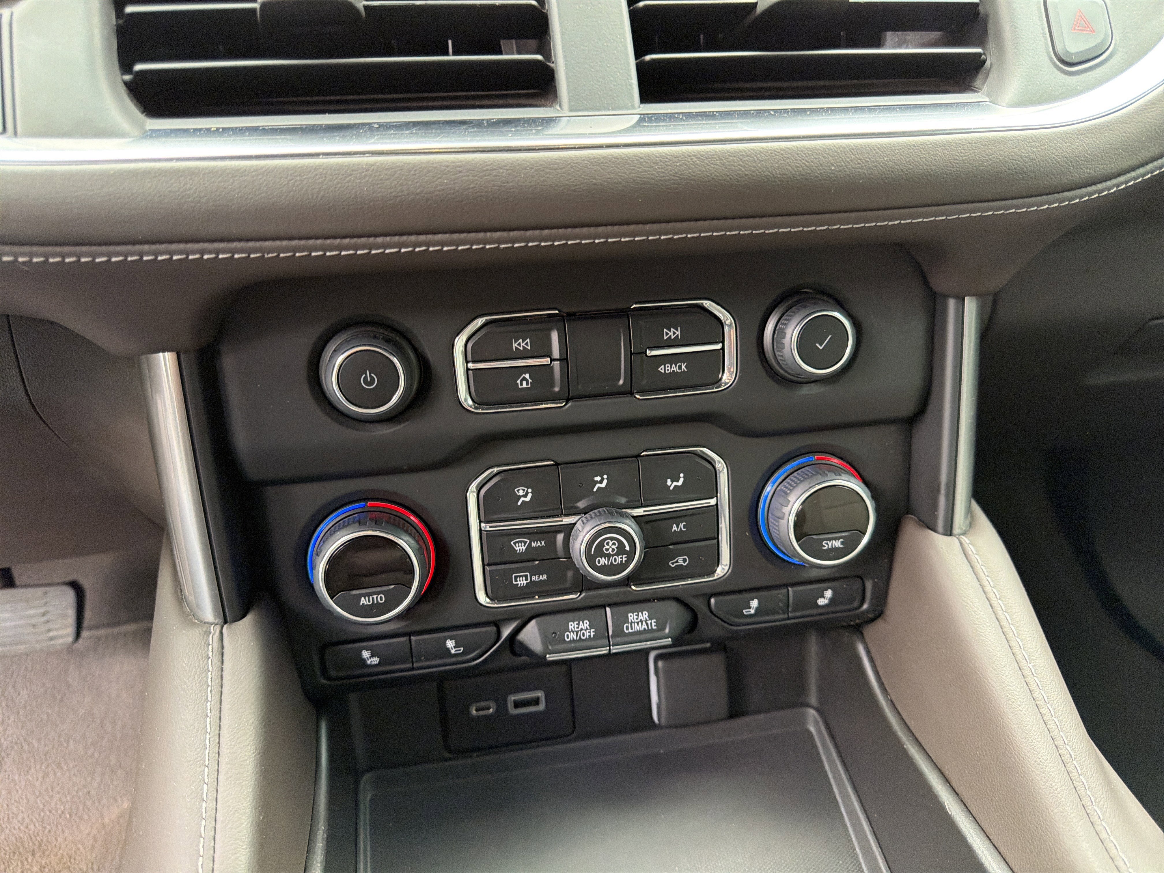 Used 2022 Chevrolet Tahoe LT w/ Luxury Package RWD image 31