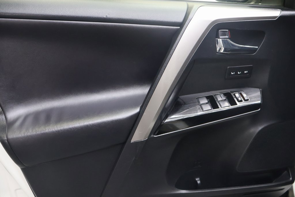 Used 2016 Toyota RAV4 Limited image 15