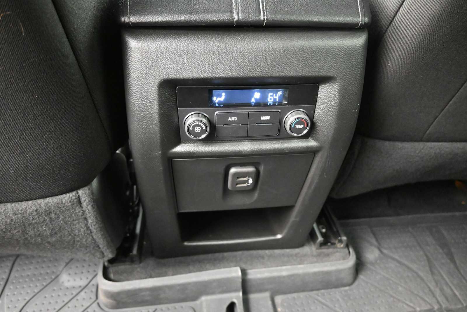 Used 2023 Chevrolet Traverse LT AWD/4WD image 14