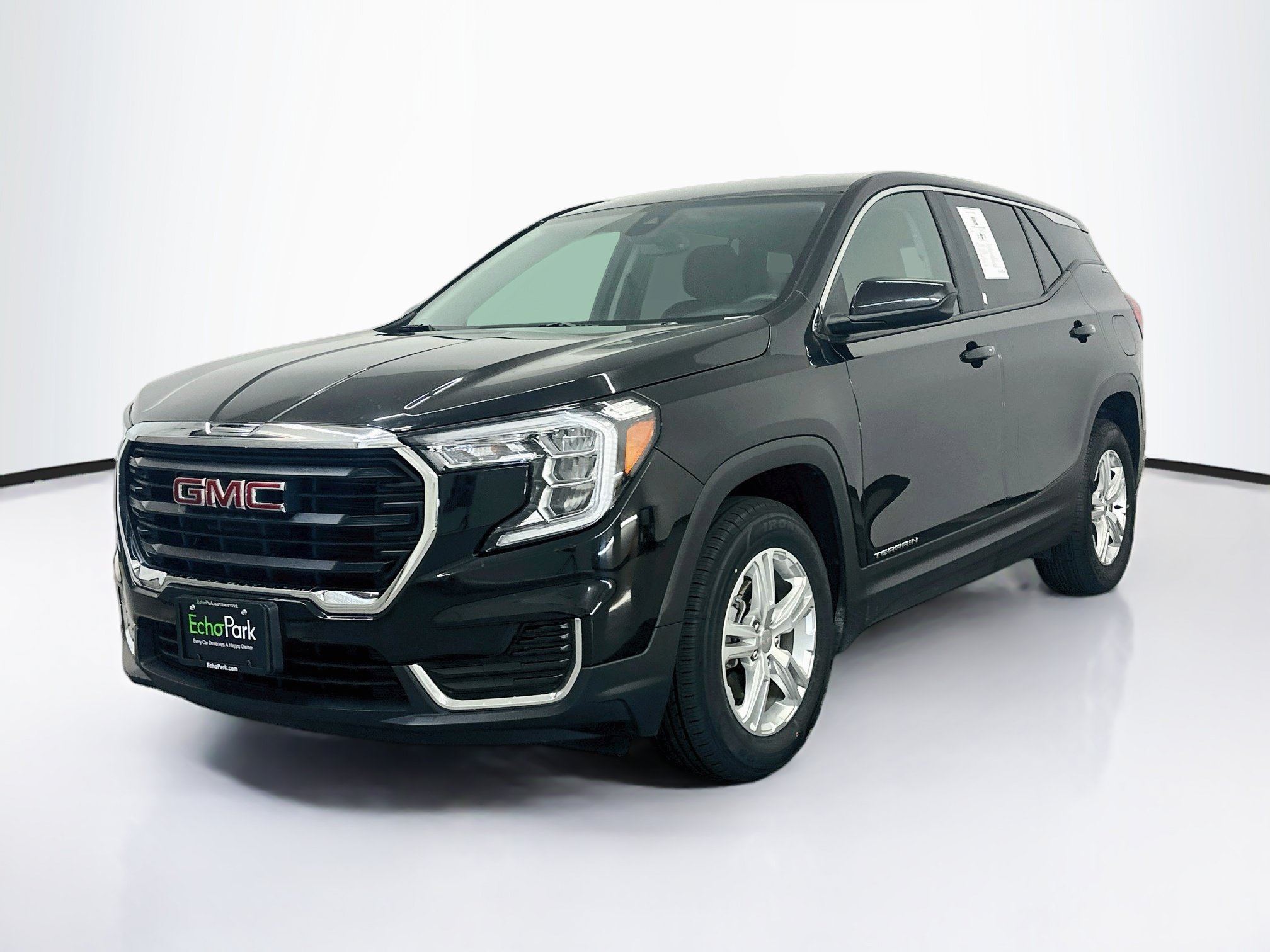 Used 2024 GMC Terrain SLE AWD/4WD image 3