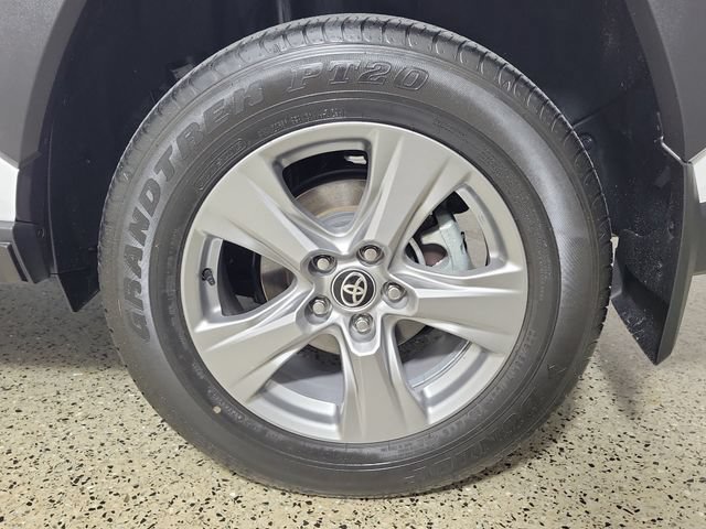 Used 2025 Toyota RAV4 XLE FWD image 8