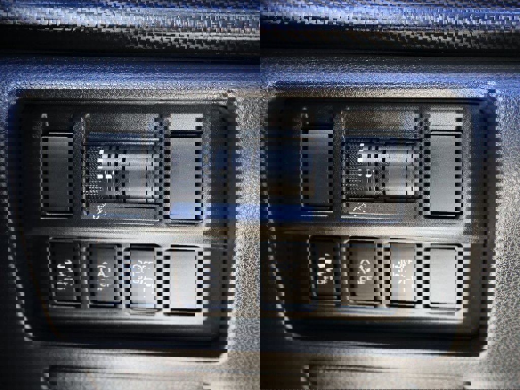 Used 2023 Subaru Crosstrek 2.0i Premium image 32