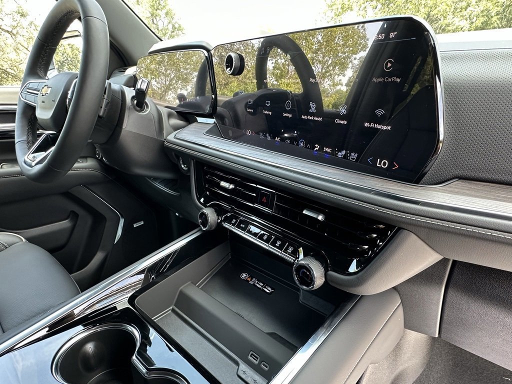 New 2026 Chevrolet Suburban Premier image 12