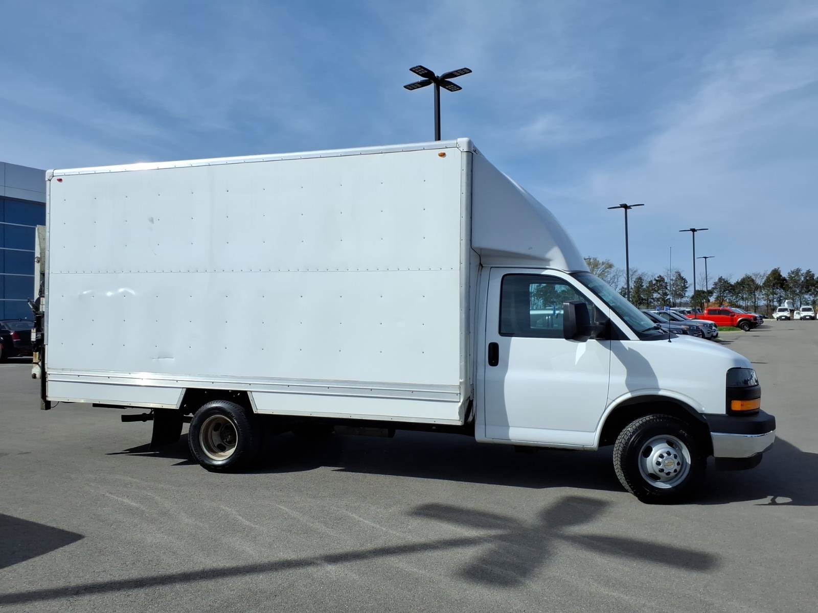 Used 2022 Chevrolet Express 3500 w/ Power Convenience Package RWD image 2