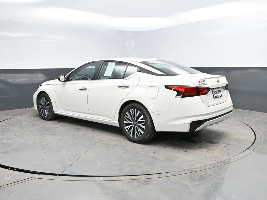Used 2024 Nissan Altima 2.5 SV image 7